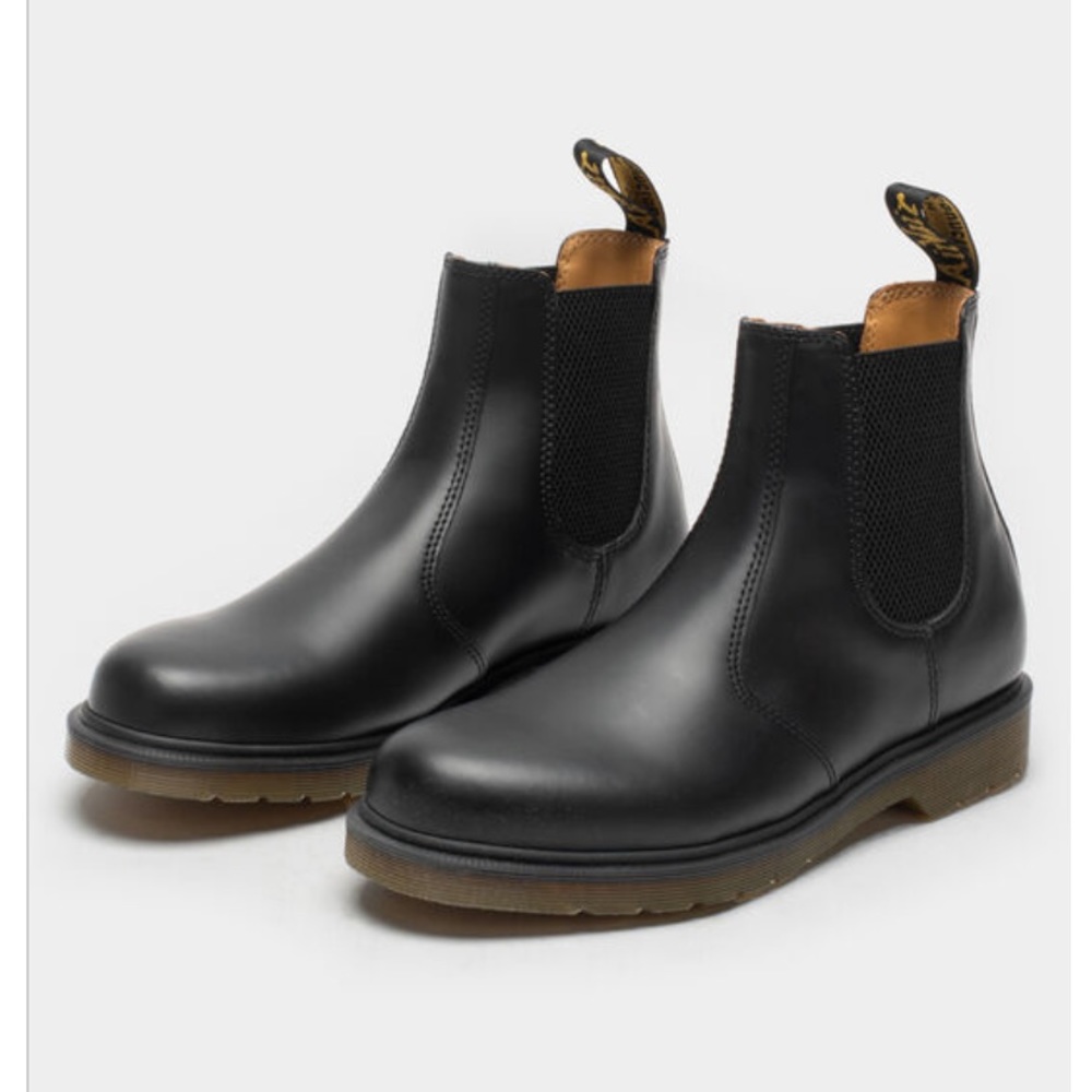 Dr. Martens 2976 Smooth Black Chelsea Boots